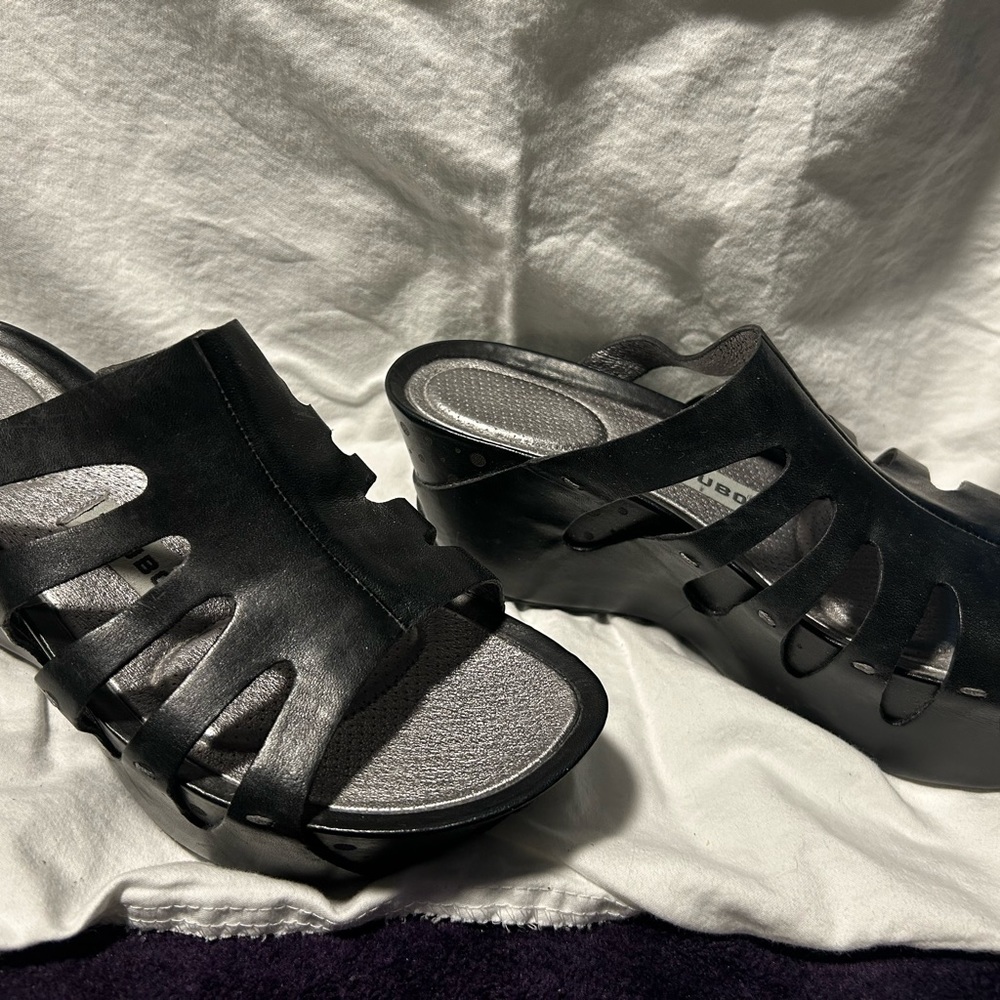Never worn, Tsubo platforms size 6.5